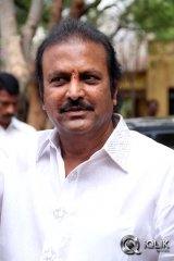 Mohan Babu Family Casts Vote 2014